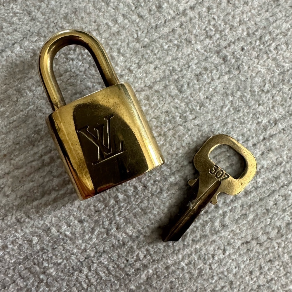 Louis Vuitton Lock and Key #307